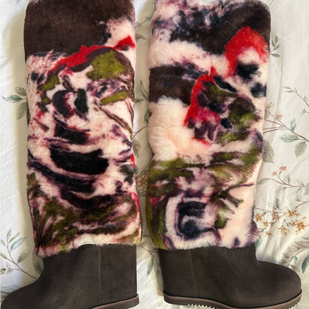 UGG boots - Picture 2 of 4